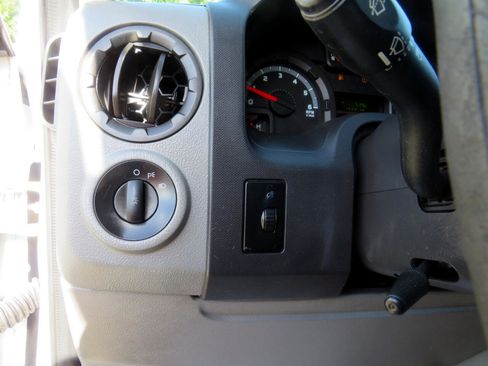 Used 2011 Ford E-250 and Econoline 250 w/ Commercial Cargo Van Pkg image 11