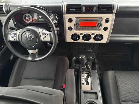 Used 2014 Toyota FJ Cruiser 4WD w/ Convenience Package image 10