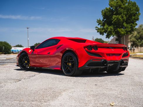 Used 2021 Ferrari F8 Tributo RWD image 23