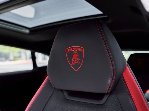 Used 2024 Lamborghini Urus Performante AWD/4WD image 58