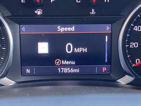 Used 2023 Chevrolet Equinox Premier image 21