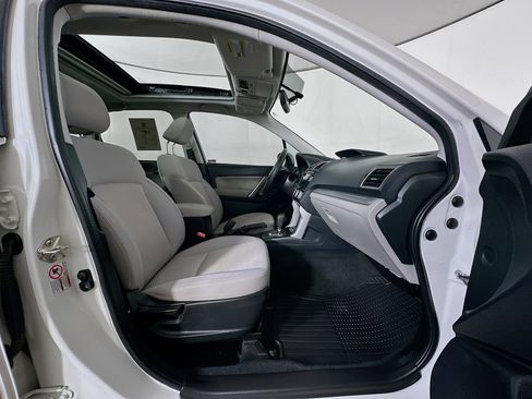 Used 2017 Subaru Forester 2.5i Premium image 29