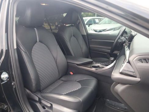 Used 2023 Toyota Camry SE FWD image 19