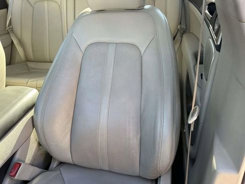 Used 2020 Lincoln MKZ Reserve w/ Luxury Package image 10