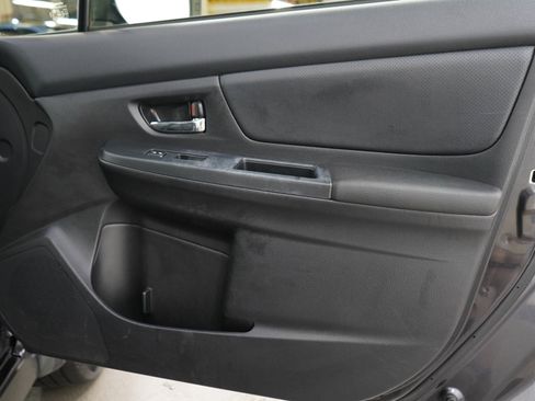 Used 2014 Subaru Crosstrek 2.0i Limited AWD/4WD image 9