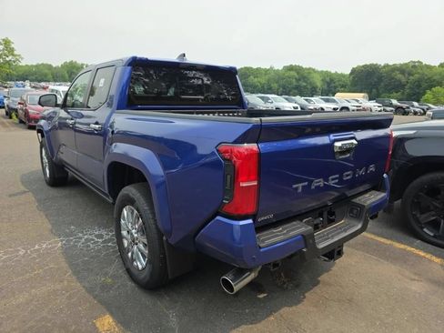 Used 2025 Toyota Tacoma Limited AWD/4WD image 4