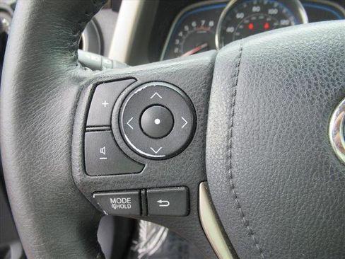 Used 2013 Toyota RAV4 Limited image 22