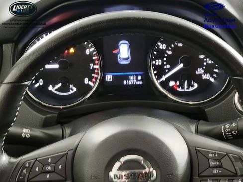 Used 2020 Nissan Rogue SV image 31