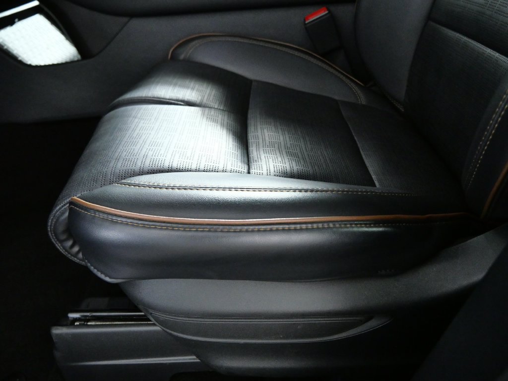 Certified 2025 Lincoln Aviator Black Label AWD/4WD image 17