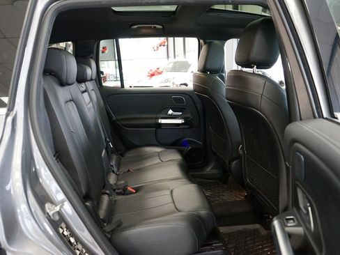 Used 2021 Mercedes-Benz GLB 250 4MATIC image 13