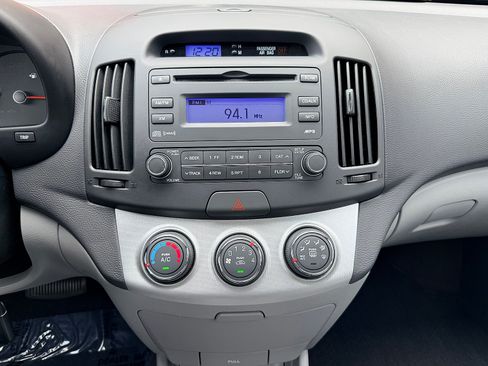 Used 2009 Hyundai Elantra GLS FWD image 14