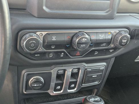 Used 2018 Jeep Wrangler Sport image 18