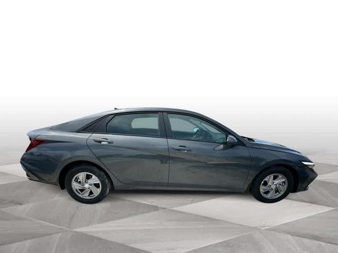 New 2026 Hyundai Elantra SE FWD image 9