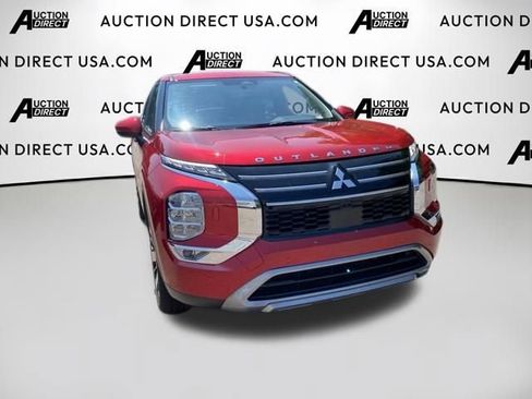 Used 2025 Mitsubishi Outlander SE AWD/4WD image 3