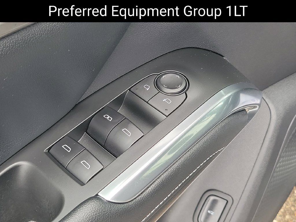 Used 2024 Chevrolet Traverse LT w/ Trailering Package AWD/4WD image 11