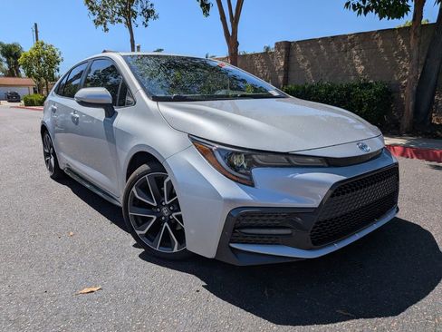 Used 2022 Toyota Corolla SE FWD image 2