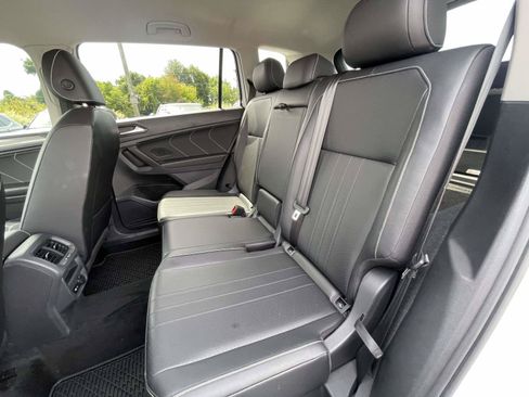 Used 2022 Volkswagen Tiguan SE AWD/4WD image 13