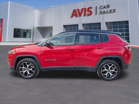 Used 2025 Jeep Compass Limited image 11