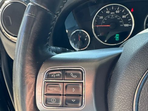 Used 2018 Jeep Wrangler Unlimited Sahara image 25