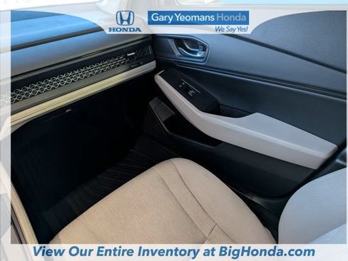 Used 2024 Honda Accord EX image 18