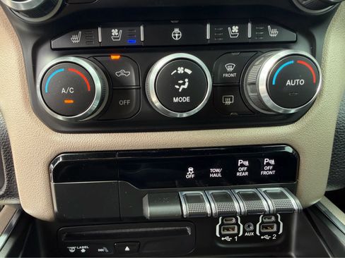 Used 2019 RAM 1500 Laramie w/ Sport Appearance Package AWD/4WD image 26