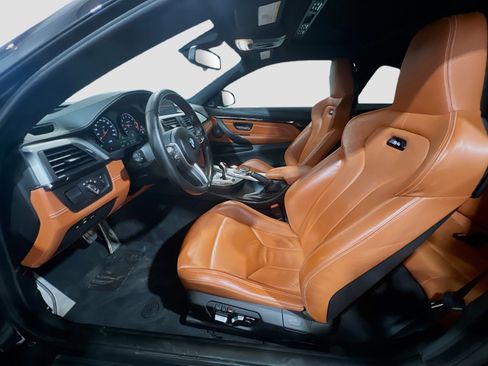 Used 2018 BMW M4 Coupe RWD image 16
