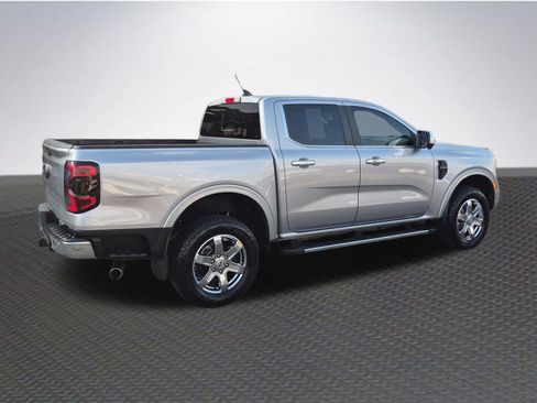 Used 2024 Ford Ranger Lariat w/ Trailer Tow Package image 4