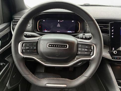Used 2024 Jeep Wagoneer L Series II image 21