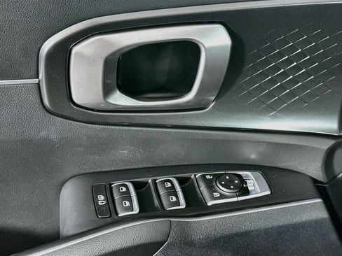 Used 2023 Kia Sorento LX FWD image 15