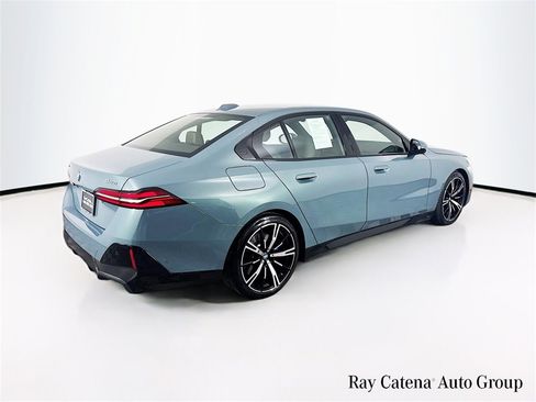 Used 2024 BMW 540i xDrive w/ Premium Package image 7