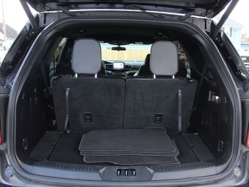 Used 2020 Ford Explorer XLT w/ Equipment Group 202A image 21