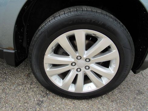 Used 2013 Subaru Forester 2.5X Limited AWD/4WD image 11