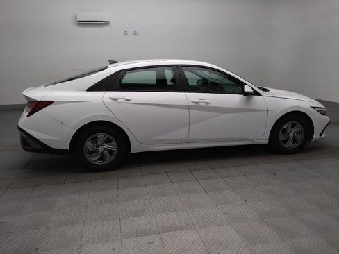 Used 2025 Hyundai Elantra SE FWD image 10