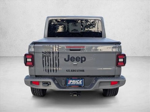 Used 2022 Jeep Gladiator Overland AWD/4WD image 6