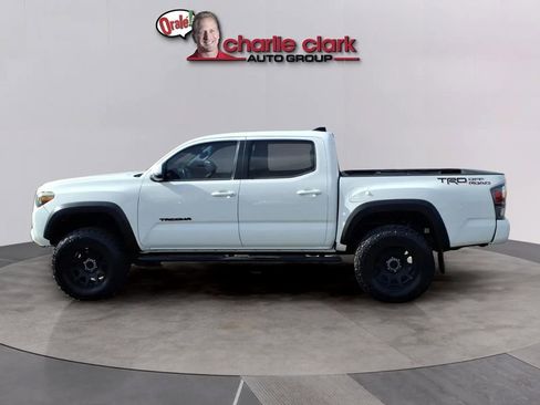 Used 2020 Toyota Tacoma TRD Off-Road w/ Technology Package image 2