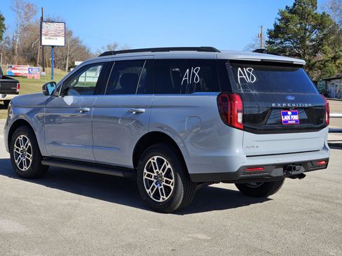 New 2025 Ford Expedition Active RWD image 3