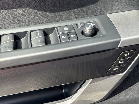 Certified 2025 Toyota Sequoia Platinum AWD/4WD image 15
