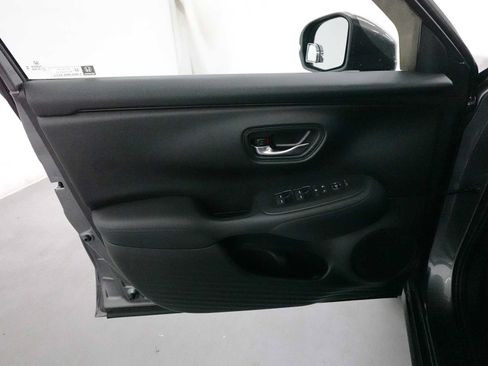 Certified 2025 Honda HR-V LX image 10
