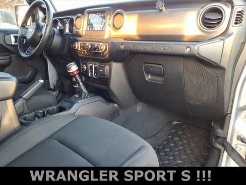 Used 2020 Jeep Wrangler Sport image 10
