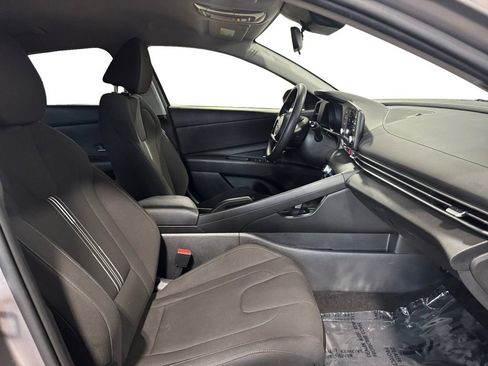 Used 2023 Hyundai Elantra SEL FWD image 11