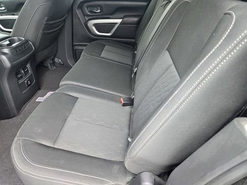 Used 2017 Nissan Titan SV AWD/4WD image 11