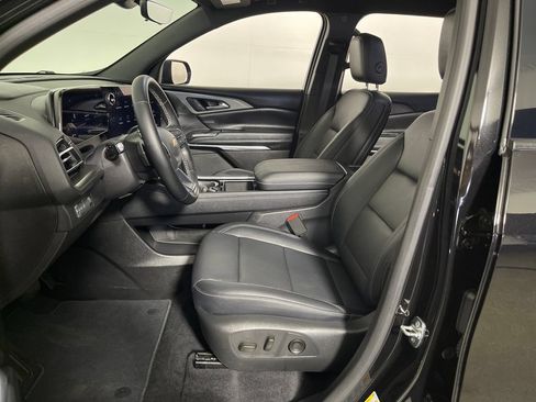 Used 2026 Chevrolet Traverse LT w/ Driver Confidence Package FWD image 14