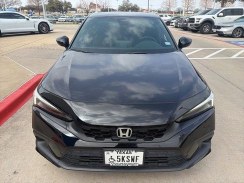 Used 2023 Honda Civic Sport image 2