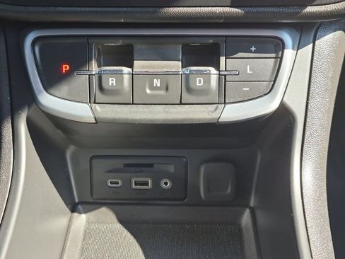Used 2024 GMC Terrain SLT AWD/4WD image 26