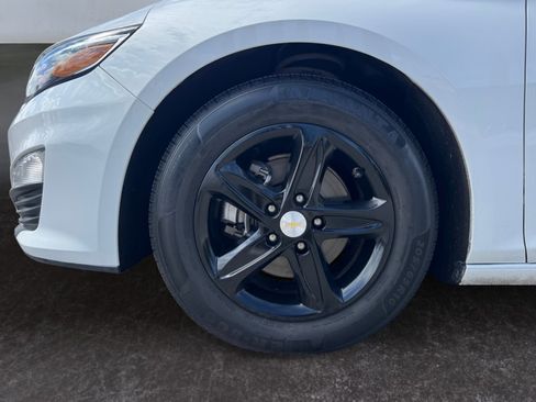 Used 2022 Chevrolet Malibu LT FWD image 9