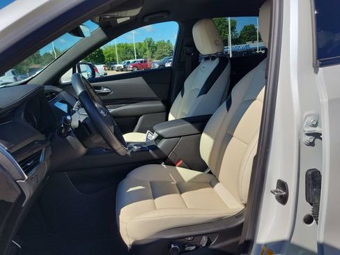 Certified 2023 Cadillac XT4 Sport AWD/4WD image 7