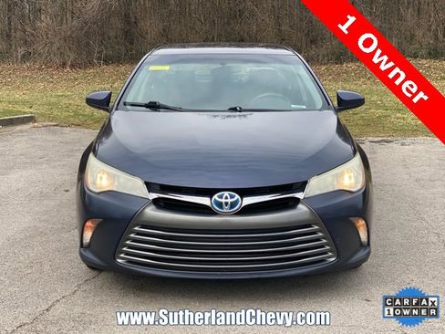 Used 2016 Toyota Camry LE image 2