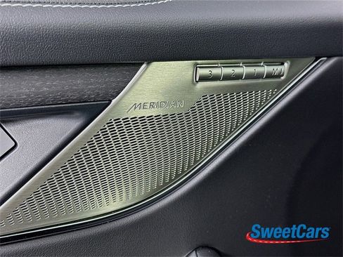 Used 2025 Jaguar F-PACE R-Dynamic S image 40