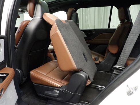 Used 2025 Lincoln Aviator Reserve w/ Luxury Package AWD/4WD image 53