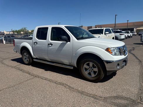 Used 2009 Nissan Frontier SE w/ SE Value Truck Pkg RWD image 3